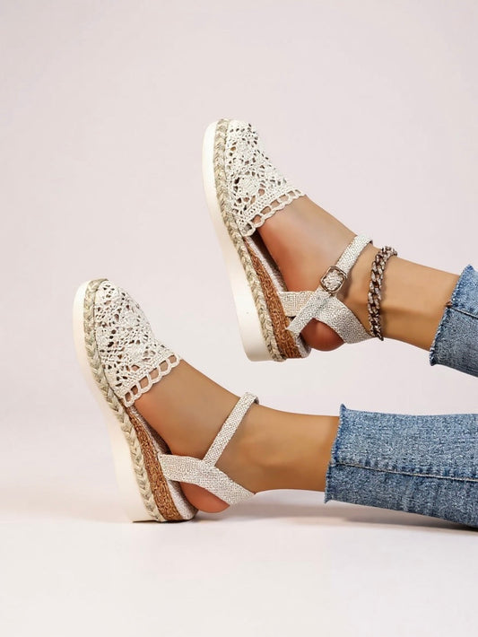 Wedge espadrilles for women with adjustable strap for the weekend — product view