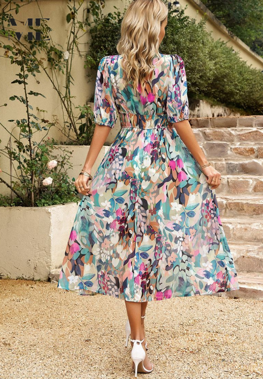 Damenkleid mit ausgestelltem Schnitt und elastischem Bund — Produktansicht