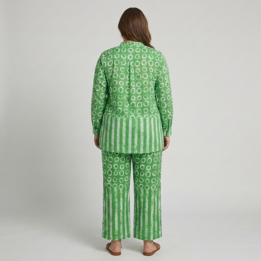 Plus Size Patterned Pants Set — Green