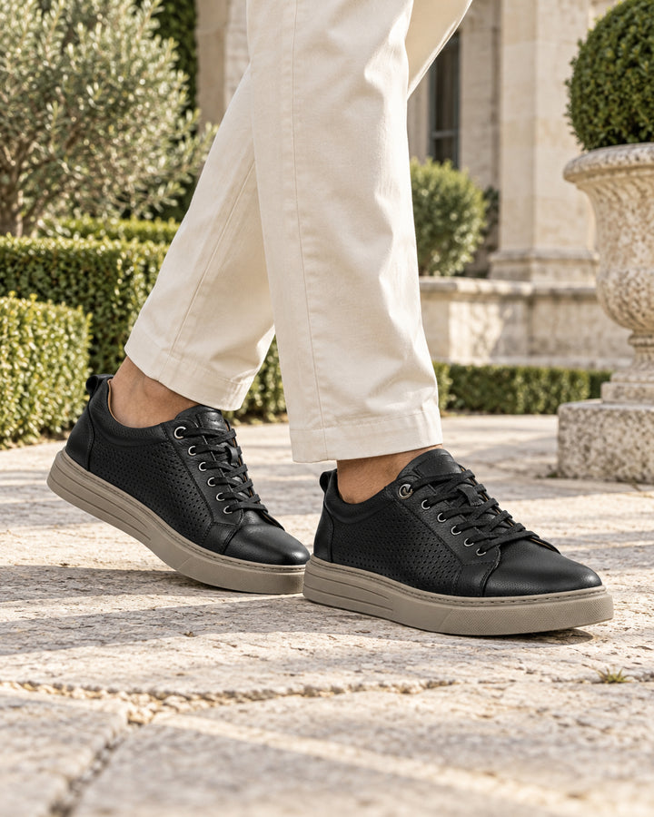 Trainers for men for walking — Black