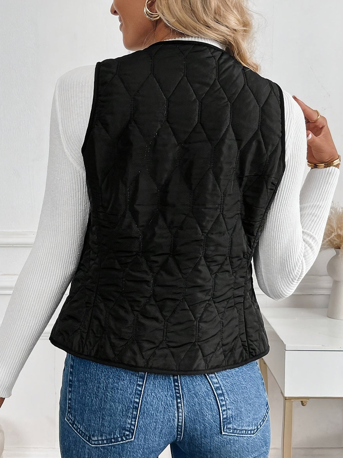 Elowen | Women's Reversible Borg & Quilted Gilet — view 3