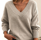 Elara | Women's Relaxed Fit Classic Knitted Jumper — view 1