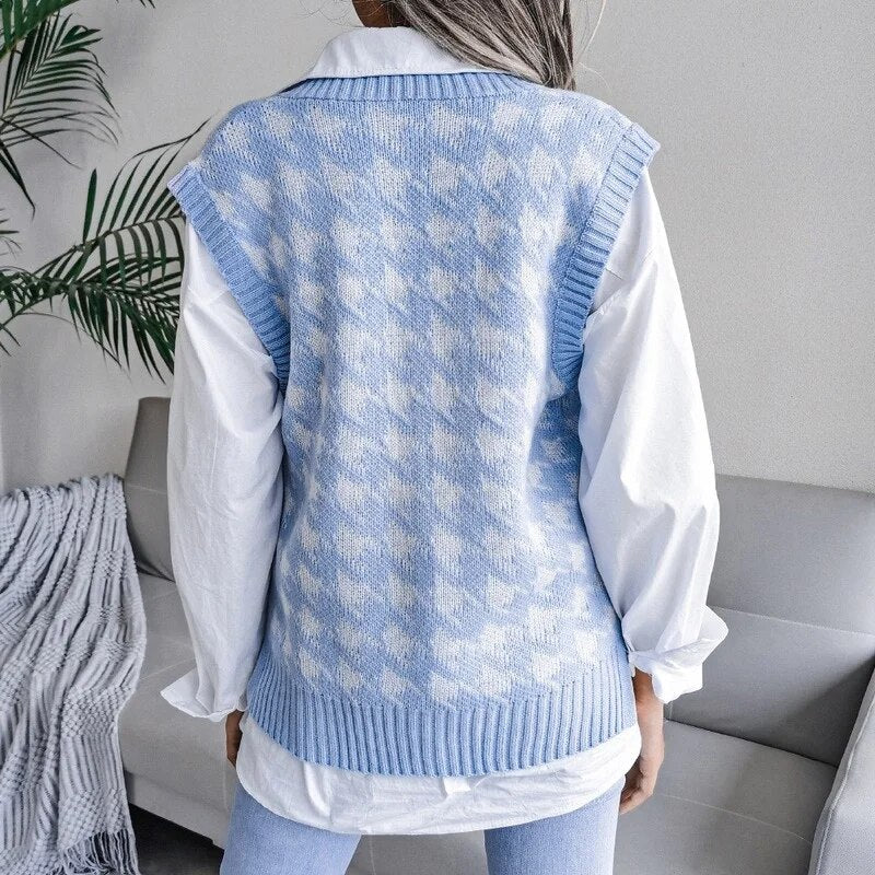 Romilly | Women's Houndstooth V-Neck Knitted Vest — view 3