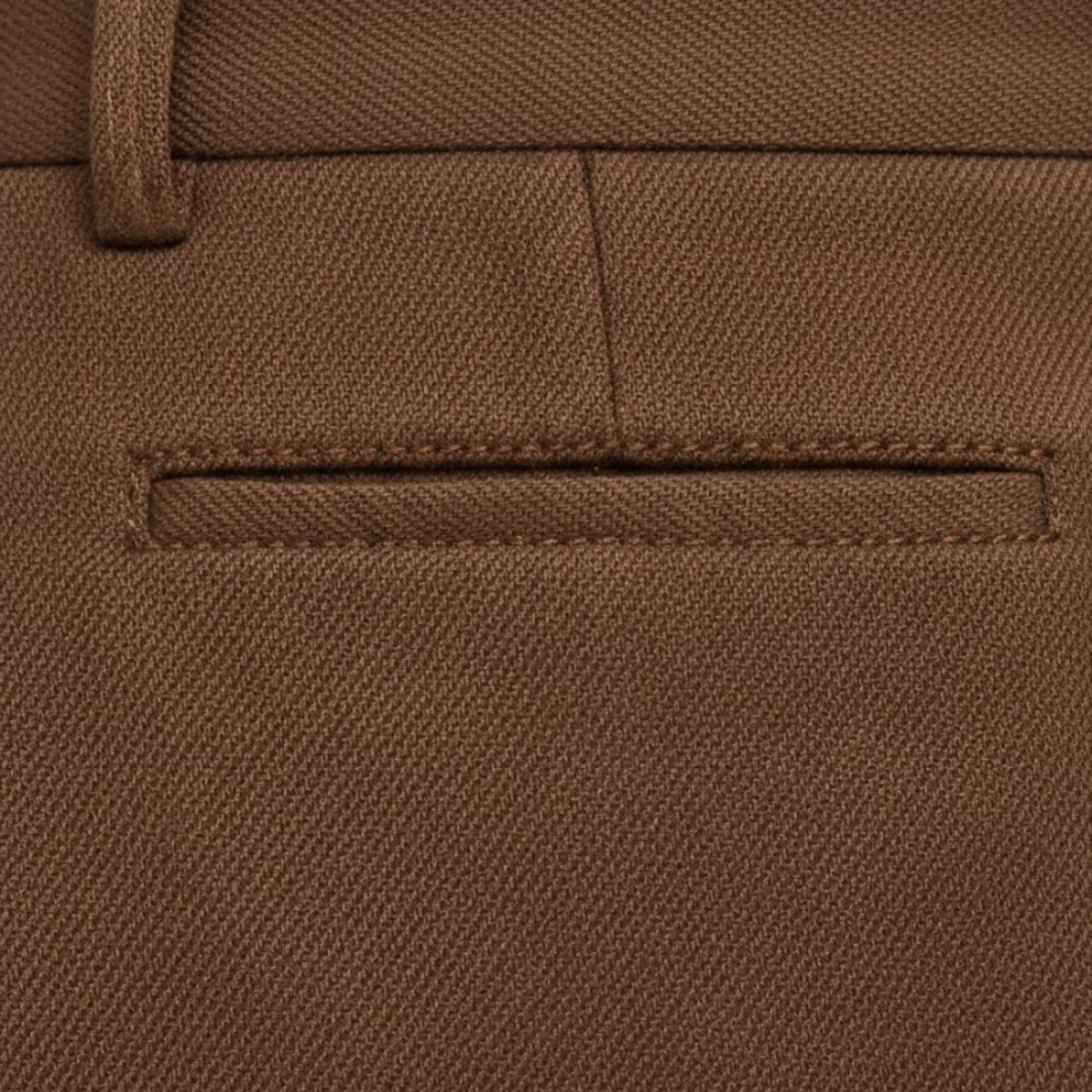 Men's suit trousers with a straight cut and high waist in style — Coffee