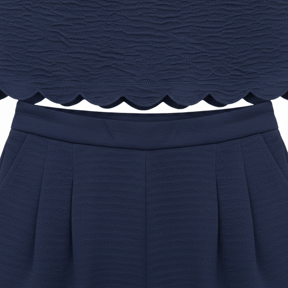 Women's Set – Scalloped Sleeveless Top and Wide Ankle-Length Pants — product view
