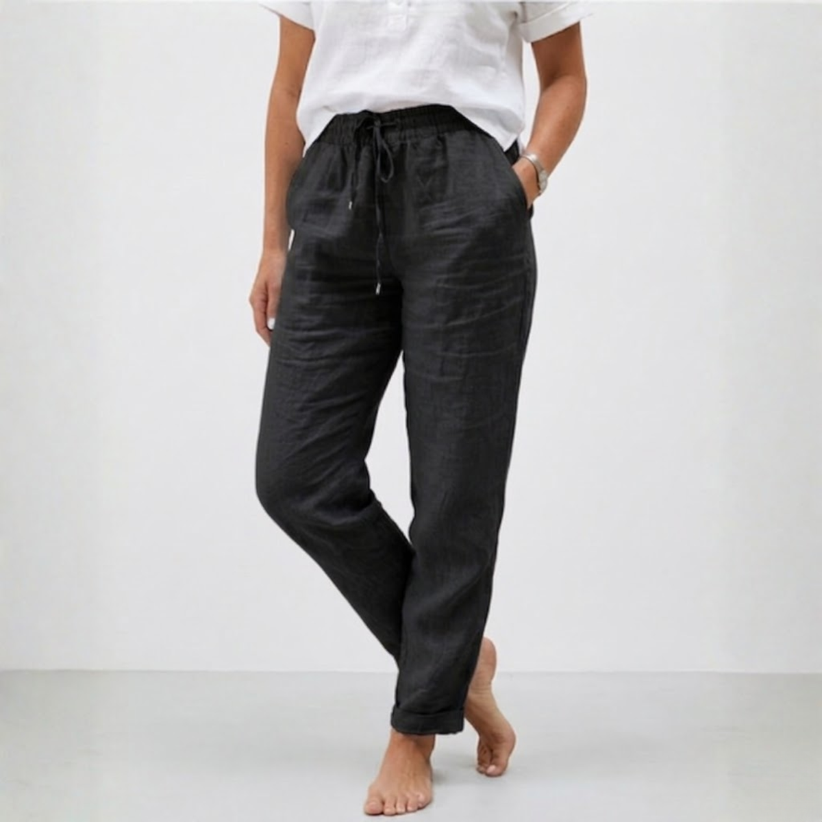 High-Waisted Elastic Pants with a Relaxed Fit for Women — Black