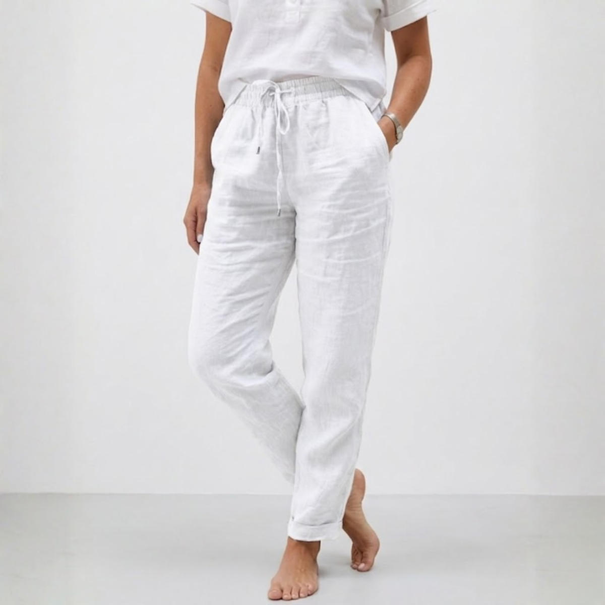 High-Waisted Elastic Pants with a Relaxed Fit for Women — White