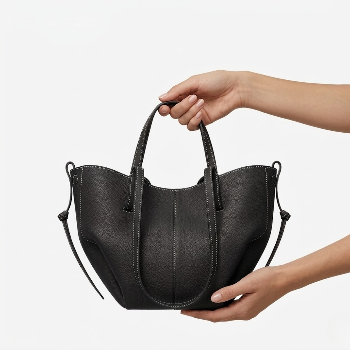 Large Capacity Handbag with Pleated Wings for Women — Black/White