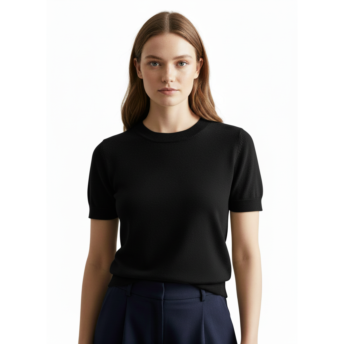 T-shirt pour femme en maille avec une silhouette ajustée — Noir