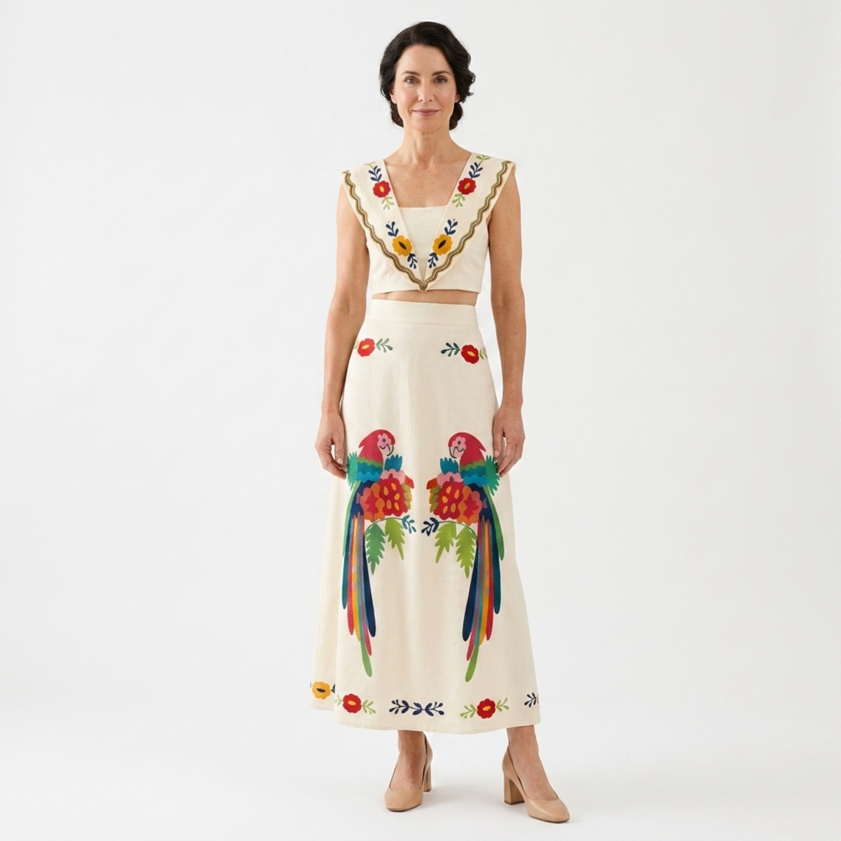 Crop top and long skirt set — tropical print — summer vacation — Beige