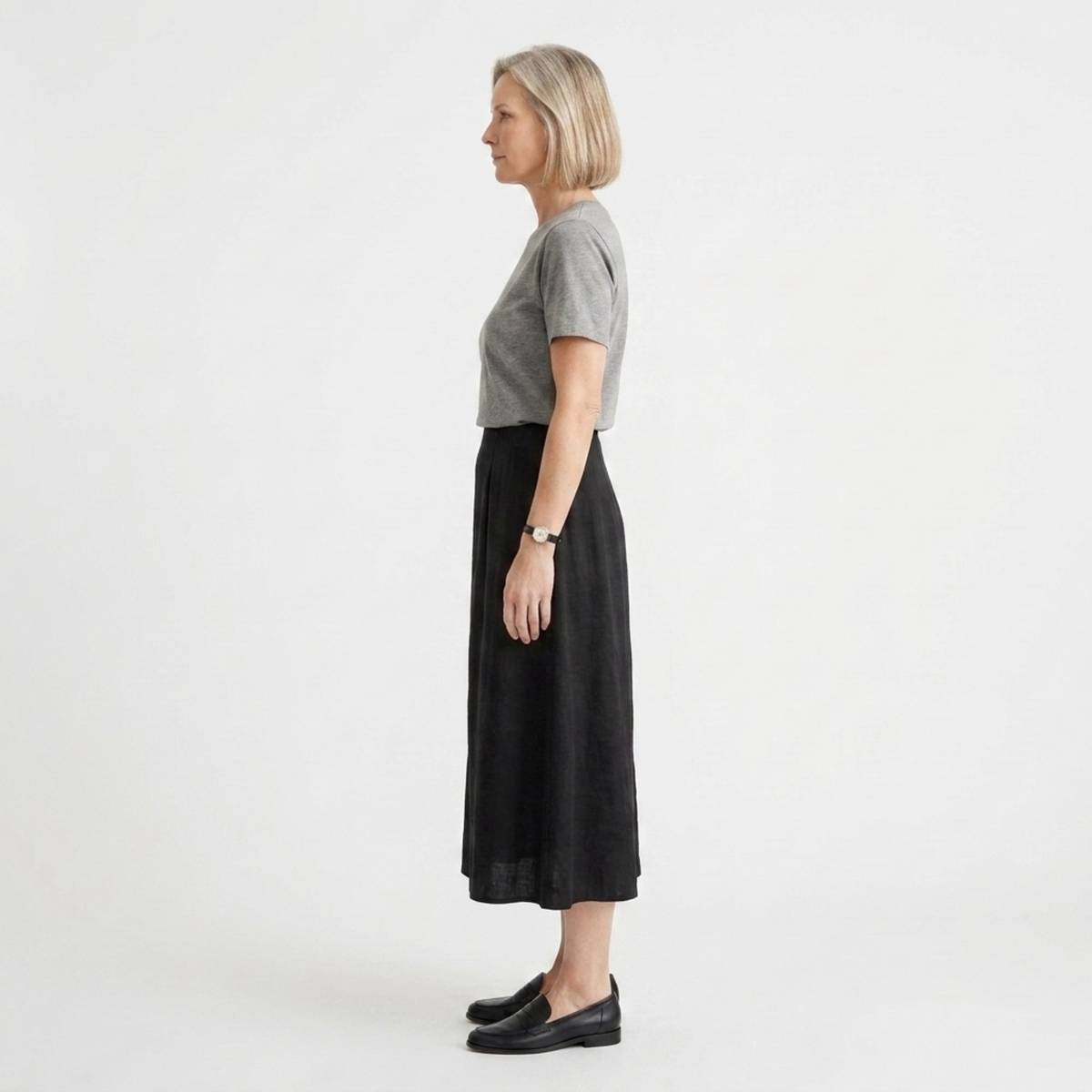 Jupe pour femme à taille haute finition satinée et coupe droite — vue du produit