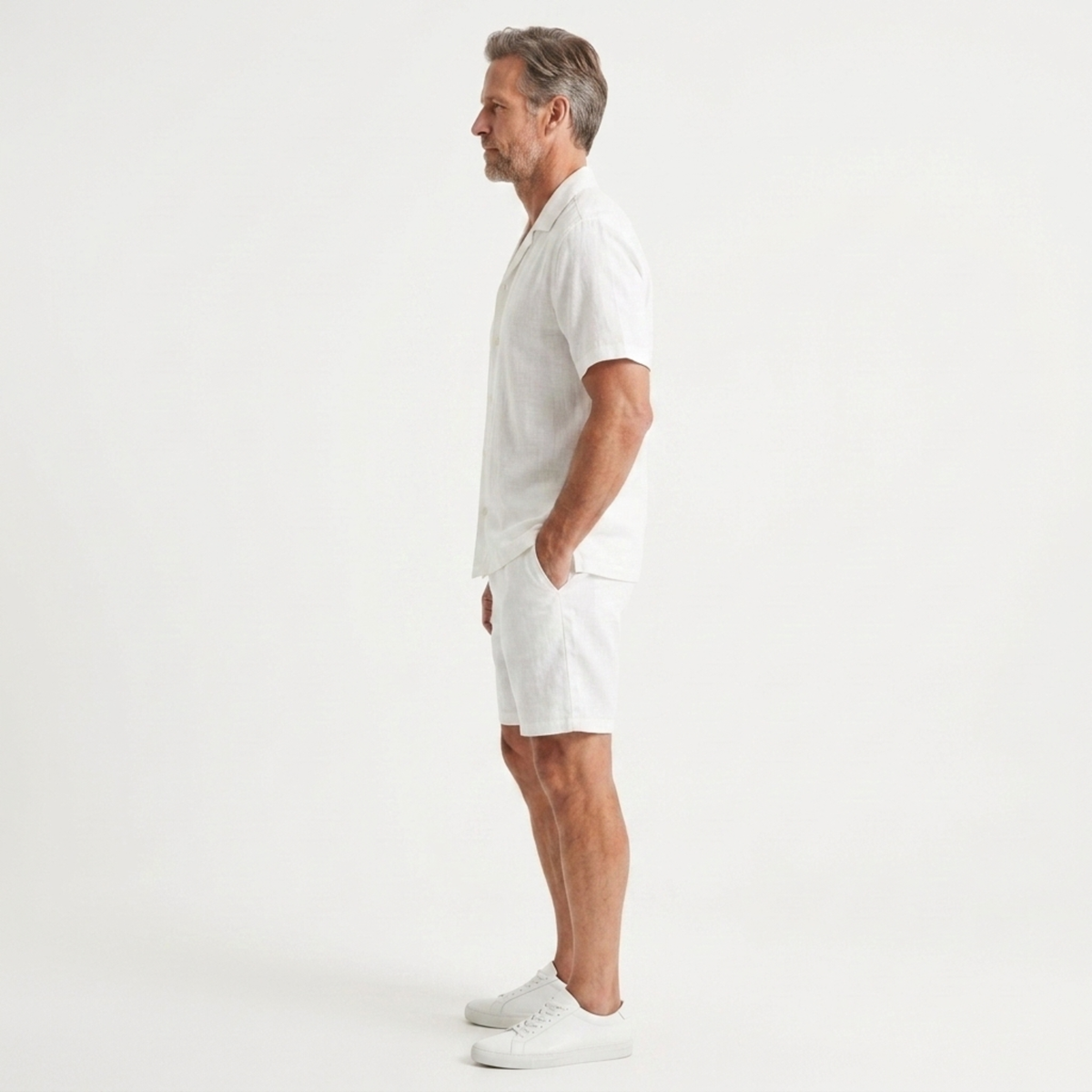 Ensemble deux pièces pour homme avec chemise à manches courtes et short — vue du produit