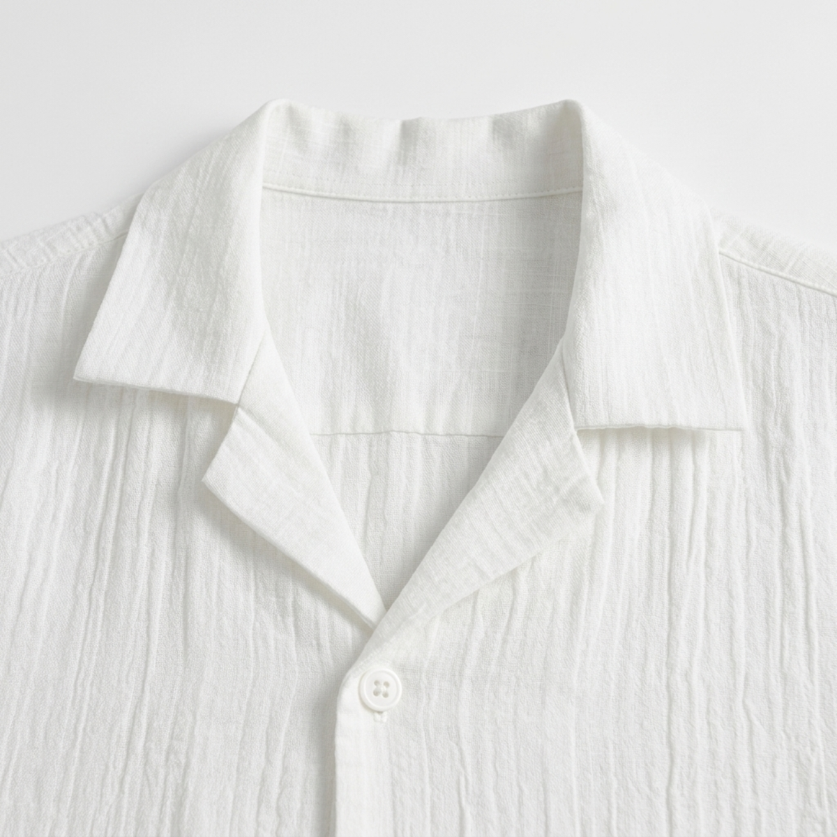 Ensemble deux pièces pour homme avec chemise à manches courtes et short — vue du produit