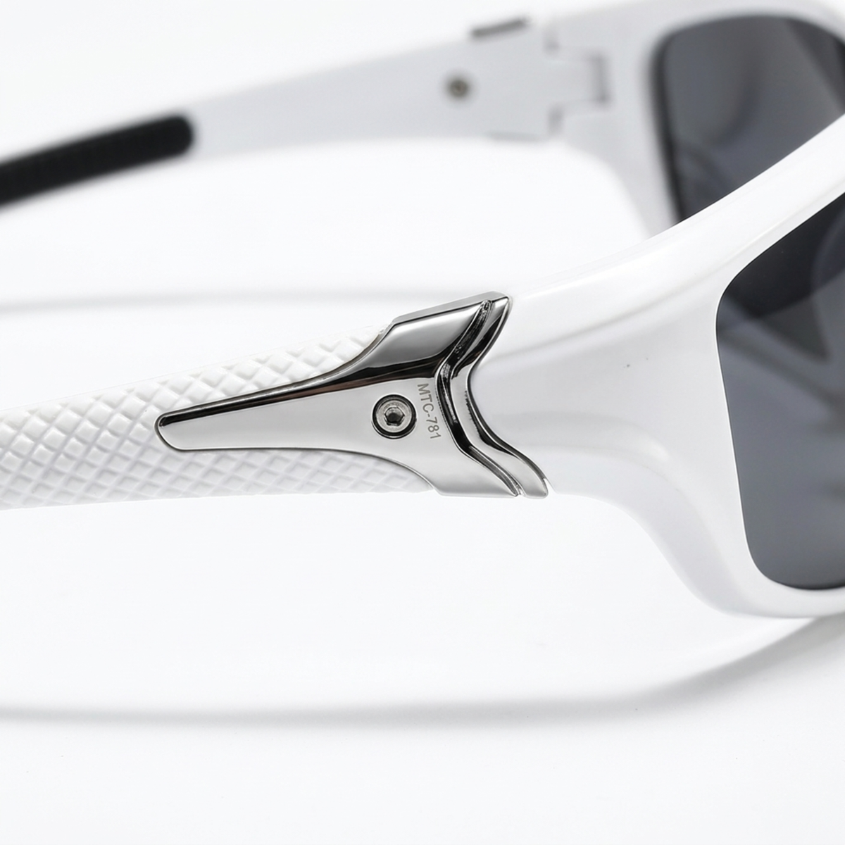 Sport sunglasses — wraparound frame — cycling and running — product view