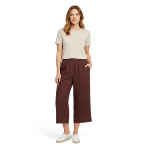 Pantalon court à jambes larges pour femme avec taille élastique — Bordeaux