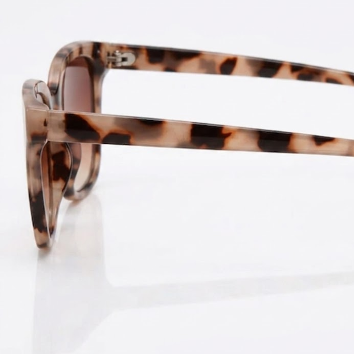 Women's Oversized Square Sunglasses – Thick Frame and Tinted Lenses — product view