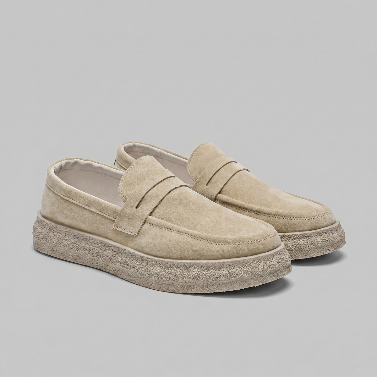 Men's slip-on shoes | classic moccasin — Beige
