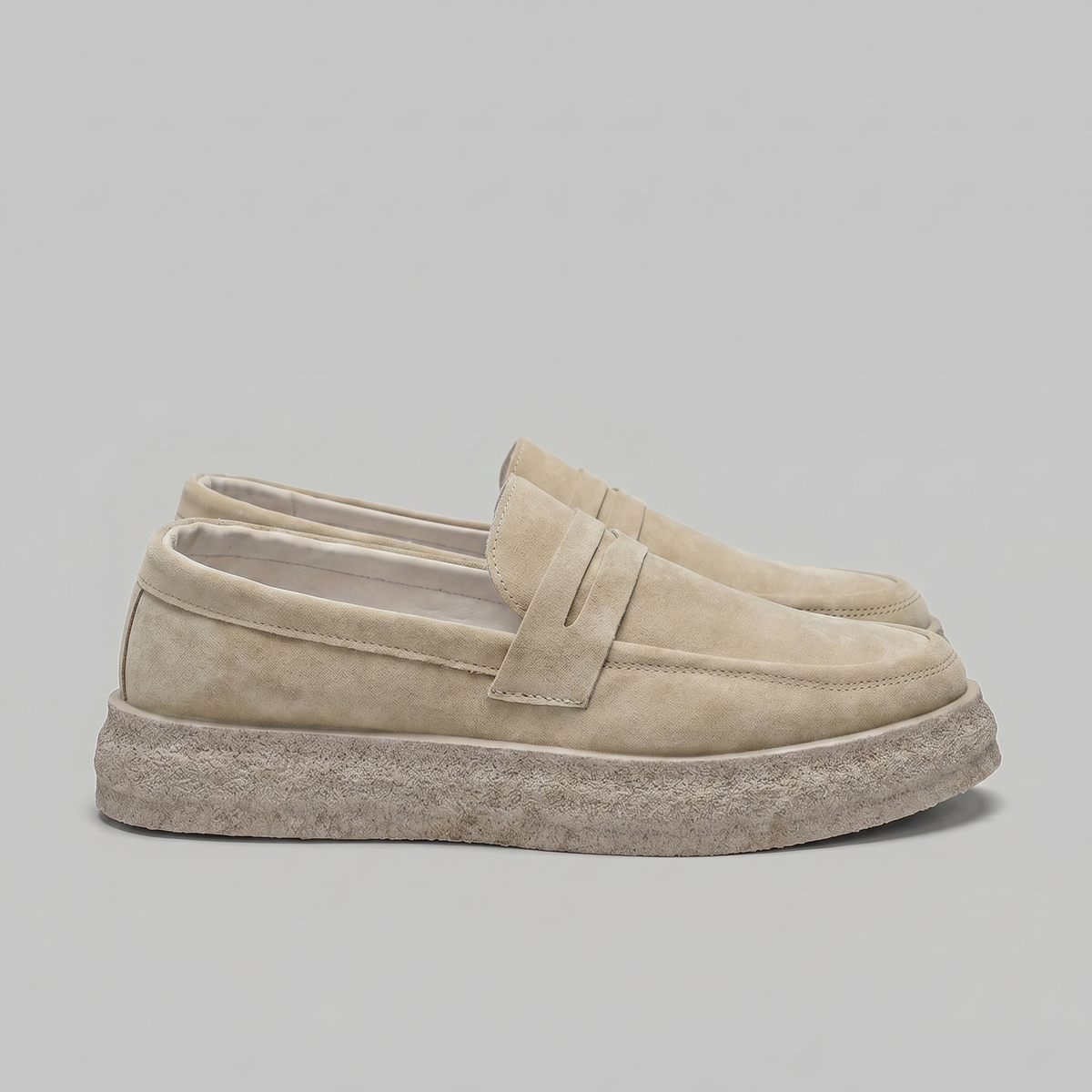 Men's slip-on shoes | classic moccasin — Beige