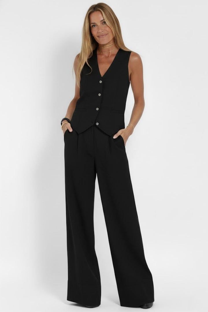 Two-piece women's outfit — V-neck blazer and straight fluid pants — Black