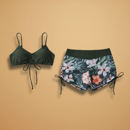 Strand-Outfit für Damen – gemusterte Badeshorts und Oberteil zum Binden — Dunkelgrün