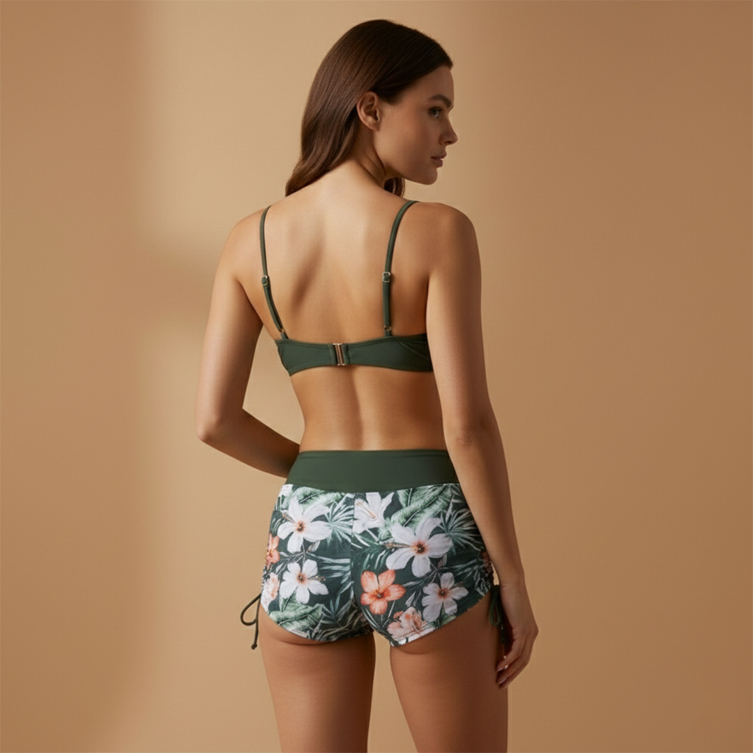 Tenue de plage pour femme - short à motifs, maillot de bain et haut à nouer — vue du produit