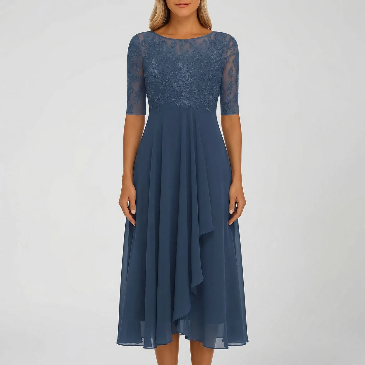 Damenkleid mit Spitzendetails — Blau