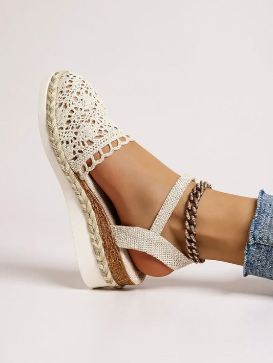 Wedge espadrilles for women with adjustable strap for the weekend — Beige