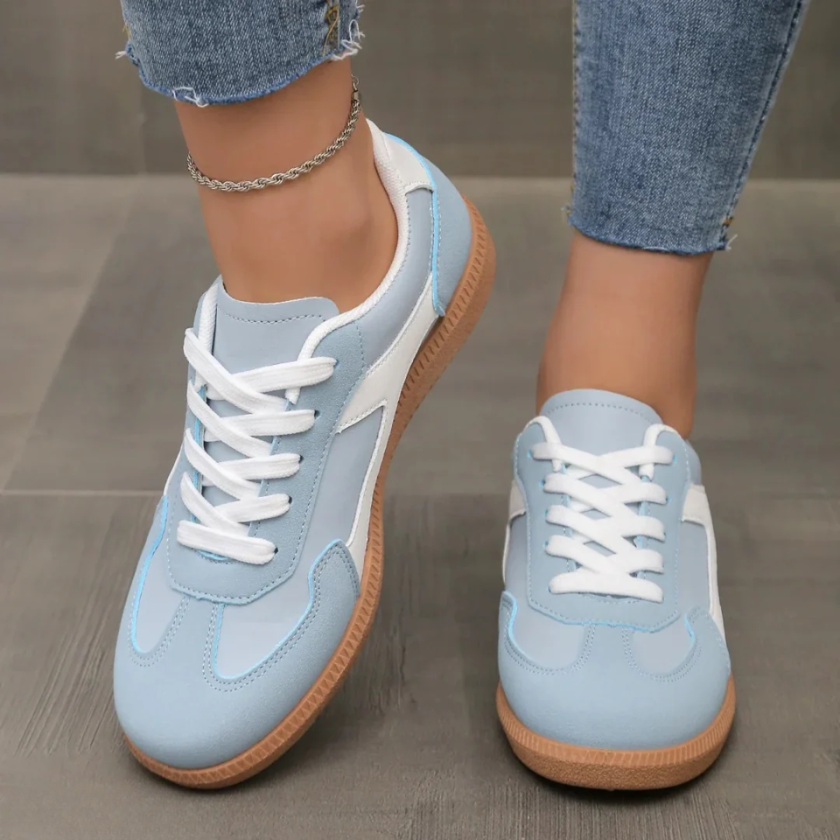 Women's sports shoes - low panel design - activities — Blue