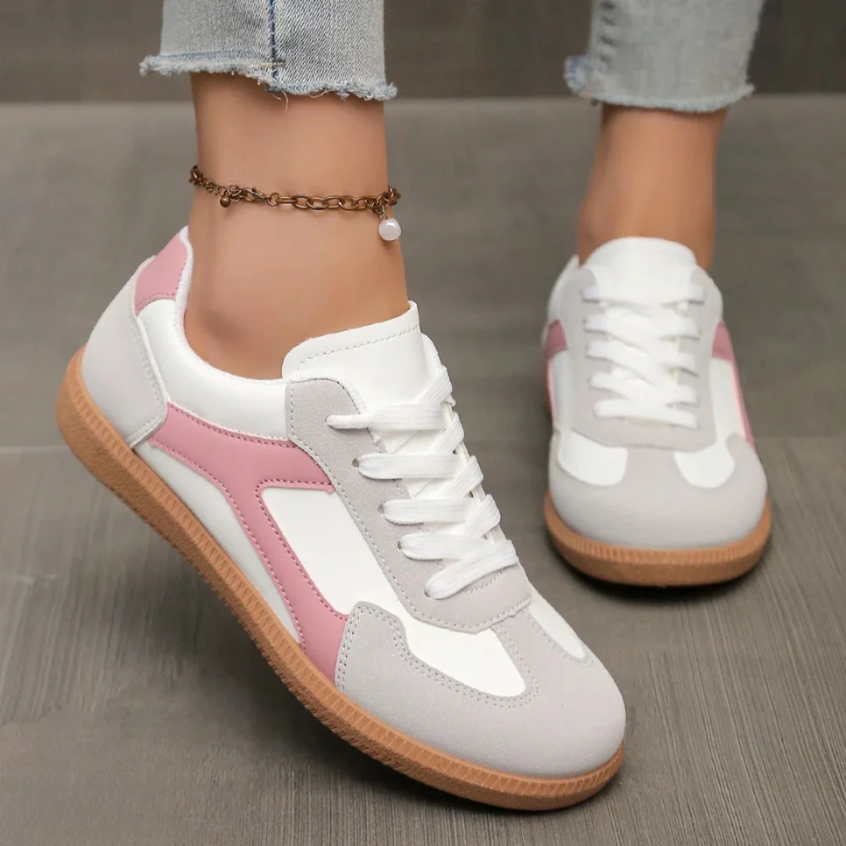Women's sports shoes - low panel design - activities — Pink
