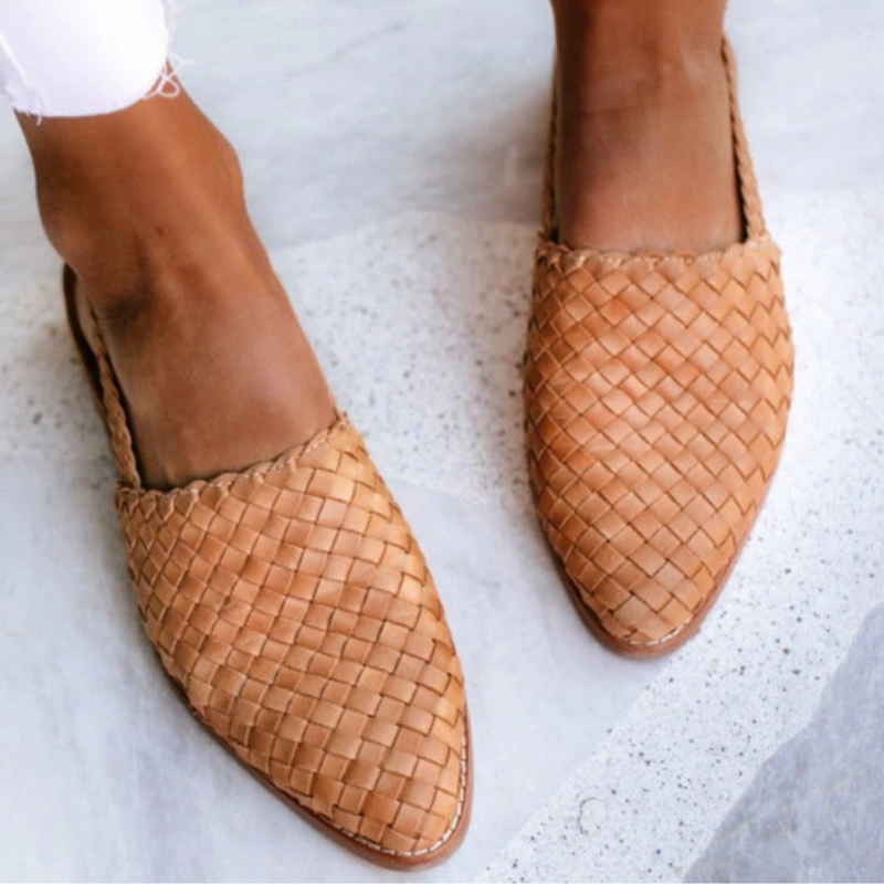 Woven open-toe women's sandals - flat buckle sandals - everyday use — Light Brown