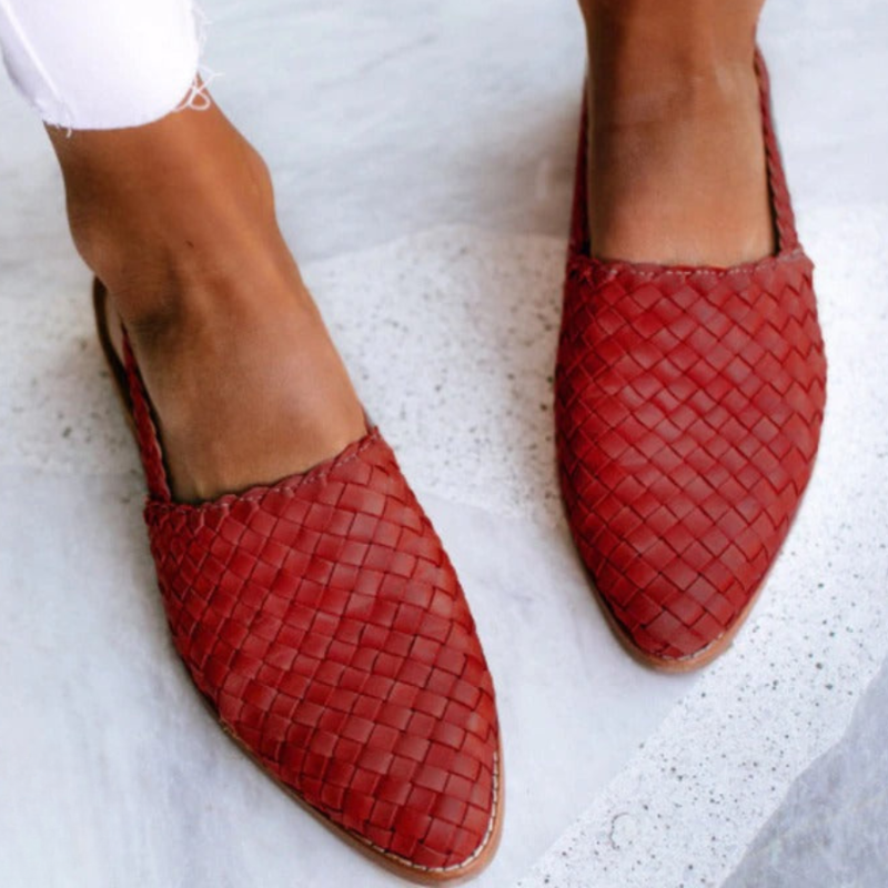 Woven open-toe women's sandals - flat buckle sandals - everyday use — Red