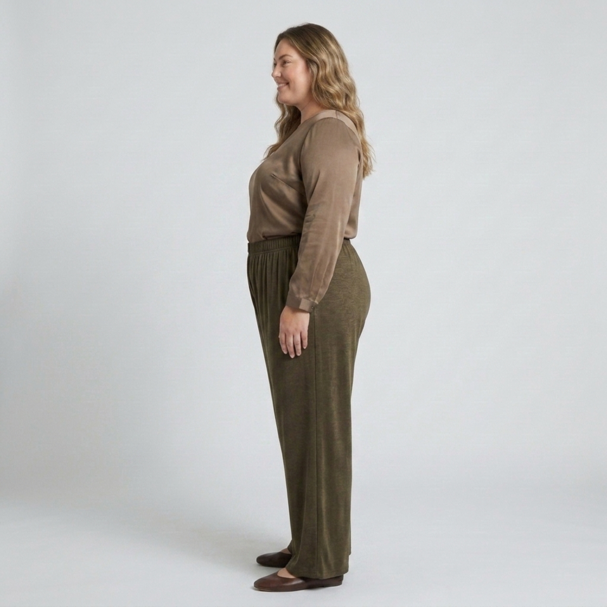 Wide large size pants for women with elastic draped fluid waist — Army Green
