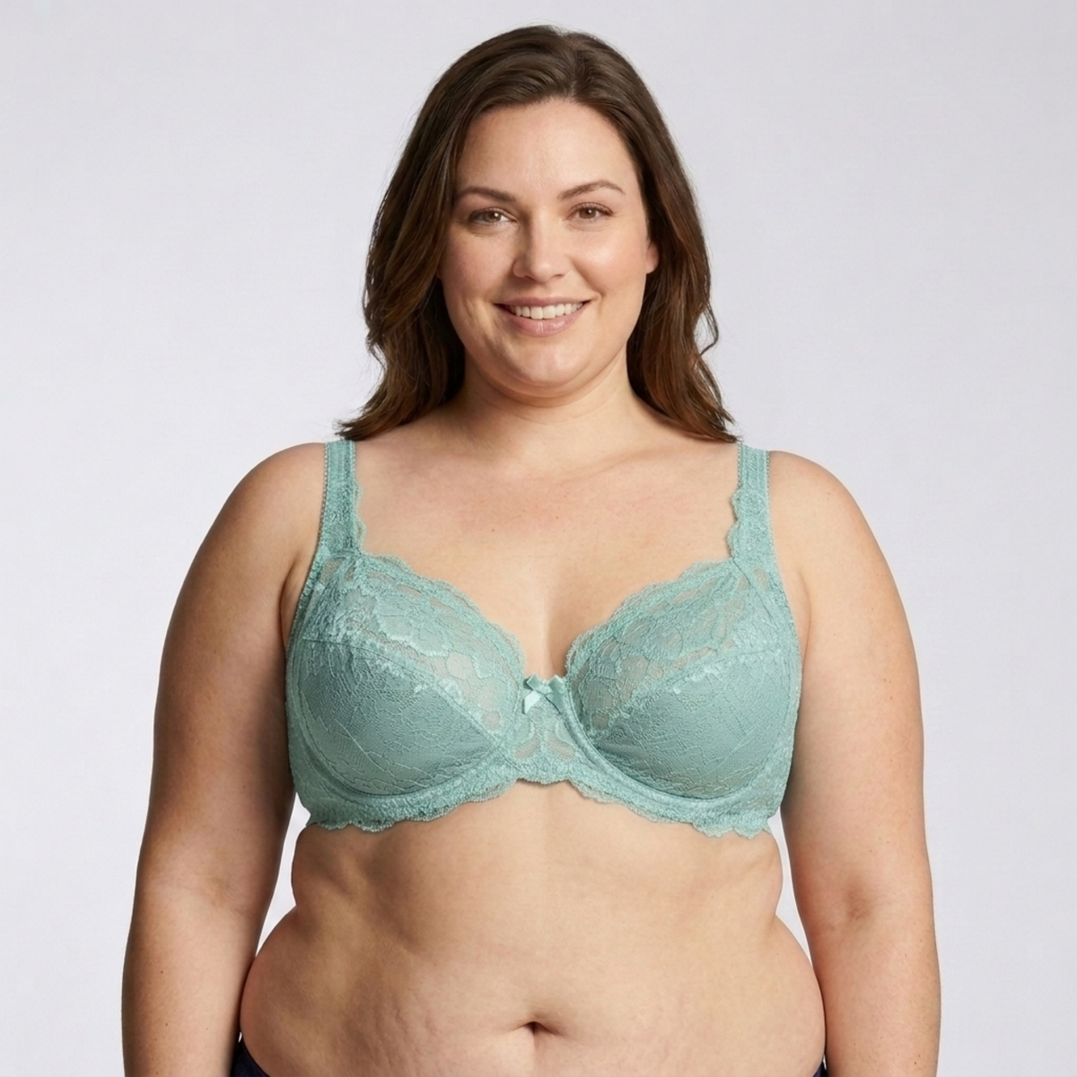 Plus size women's bra with underwire and lace details — image 9