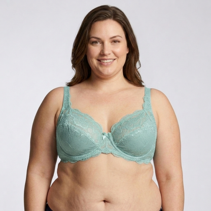 Plus size women's bra with underwire and lace details — image 9