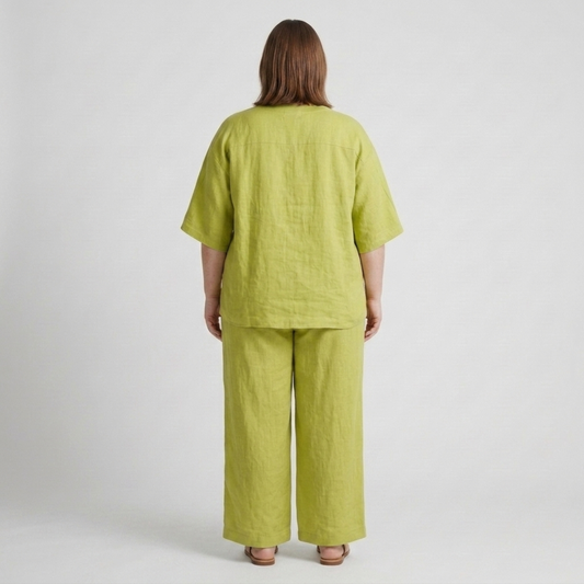 Women's Plus Size Set – Loose V-Neck Top and Flowy Pants — product view