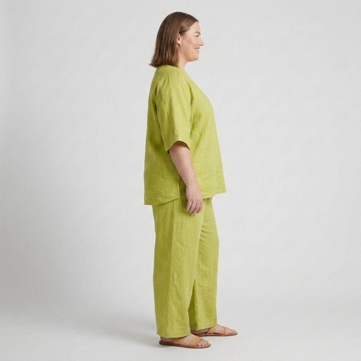 Women's Plus Size Set – Loose V-Neck Top and Flowy Pants — product view