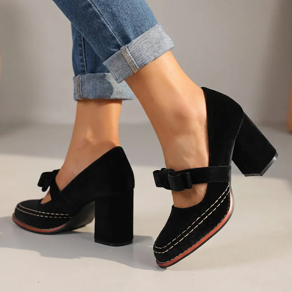 Velvet block heel moccasins for elegant women — Black