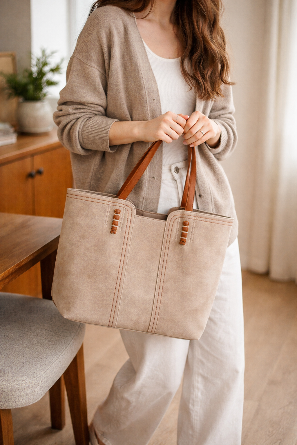 Structured style women's handbag — product view