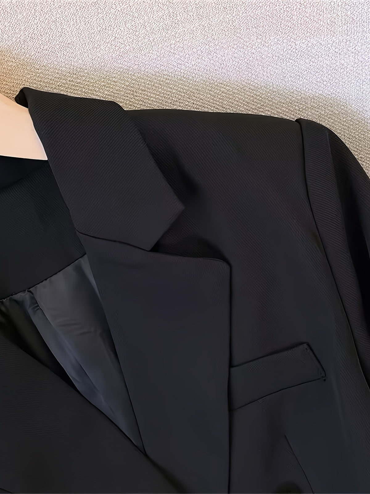 Women's Blazer – Double-Breasted Notched Collar with Flap Pockets — product view