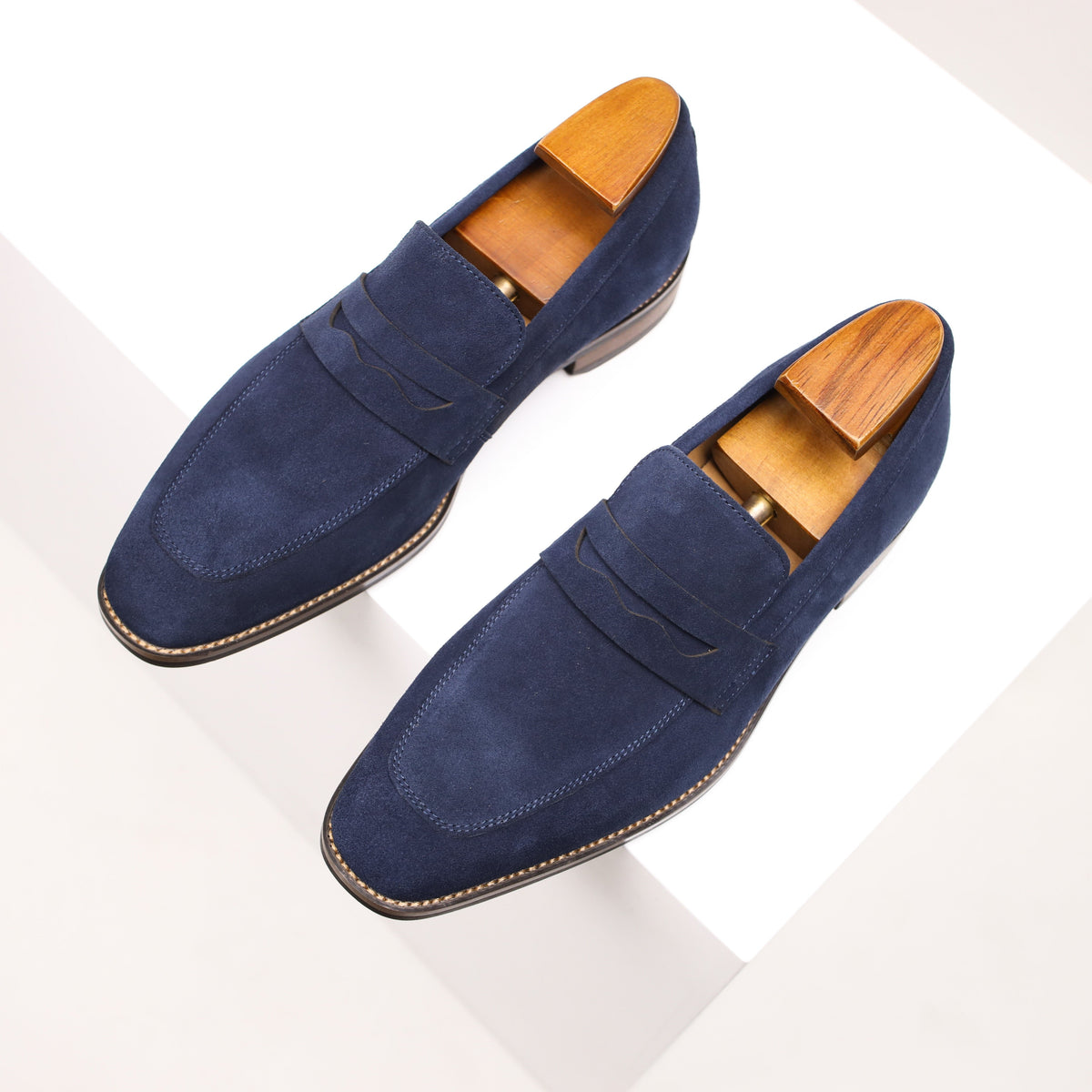Men’s Loafers – Penny Strap, Contrasting Sole, Timeless Style — image 1