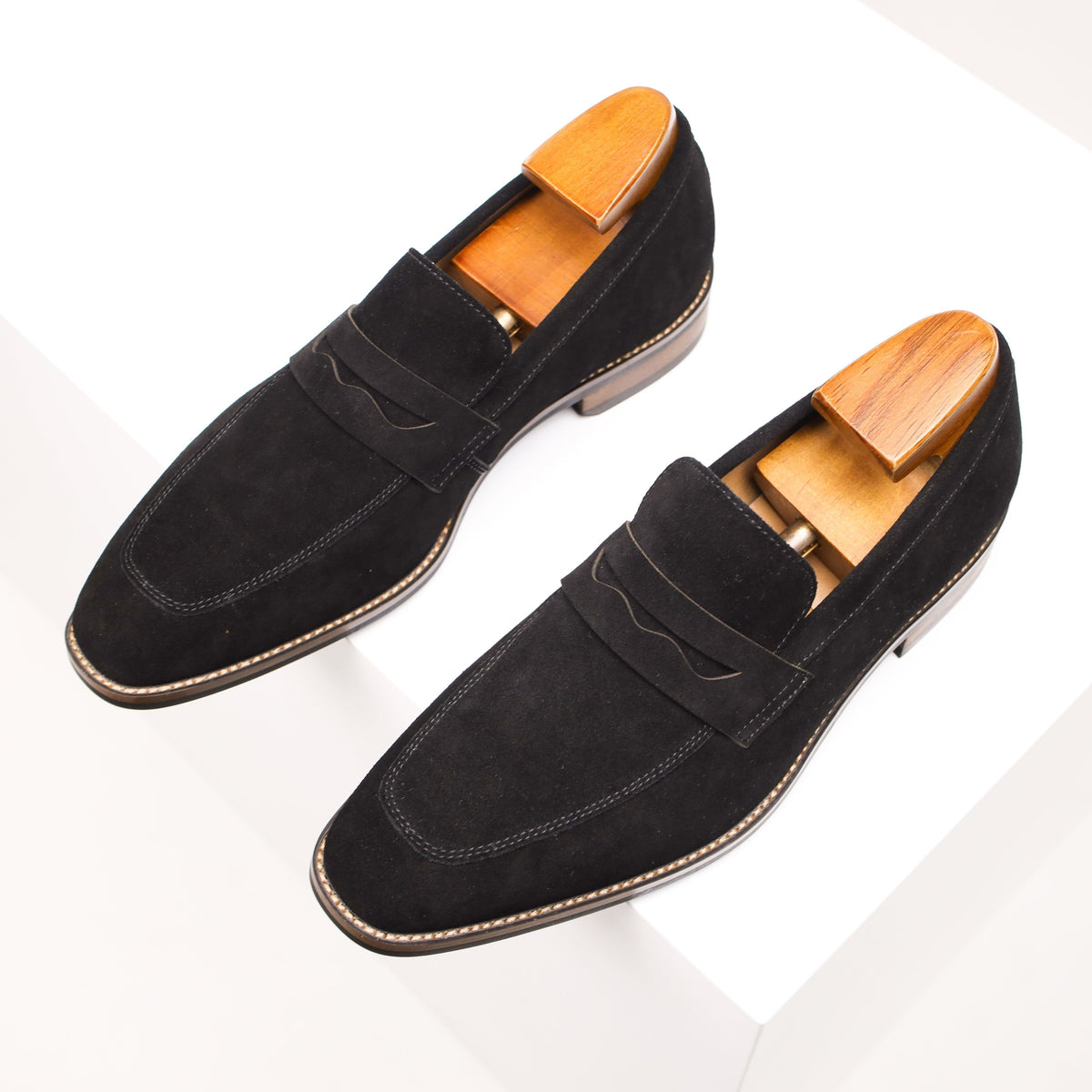Men’s Loafers – Penny Strap, Contrasting Sole, Timeless Style — image 3