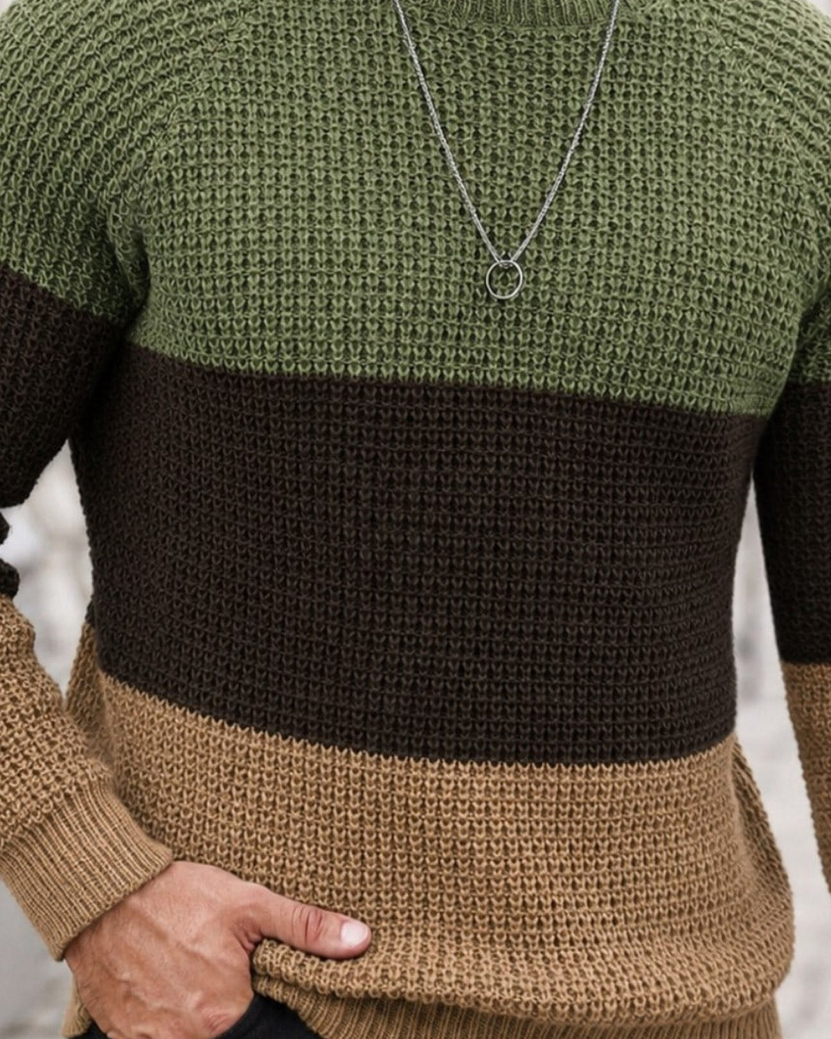 Men's Long Sleeve Crew Neck Jumper in Brown - detalhe