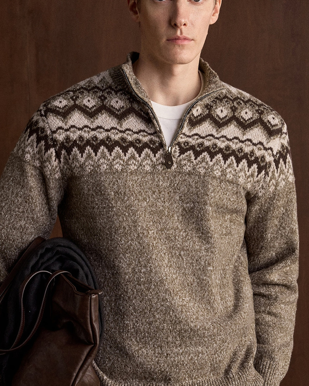 Men's Long Sleeve Jumper in Brown - detalhe