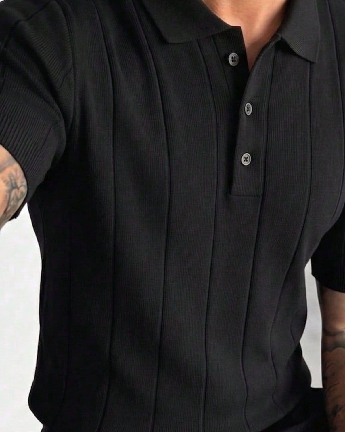 Men's Short Sleeve Polo Shirt in Black - detalhe