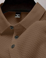Men's Short Sleeve Polo Shirt in Coffee Brown - detalhe