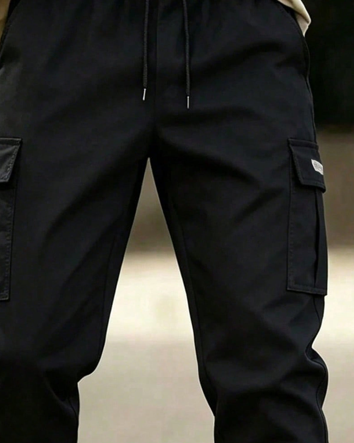 Men's Trousers in Black - detalhe