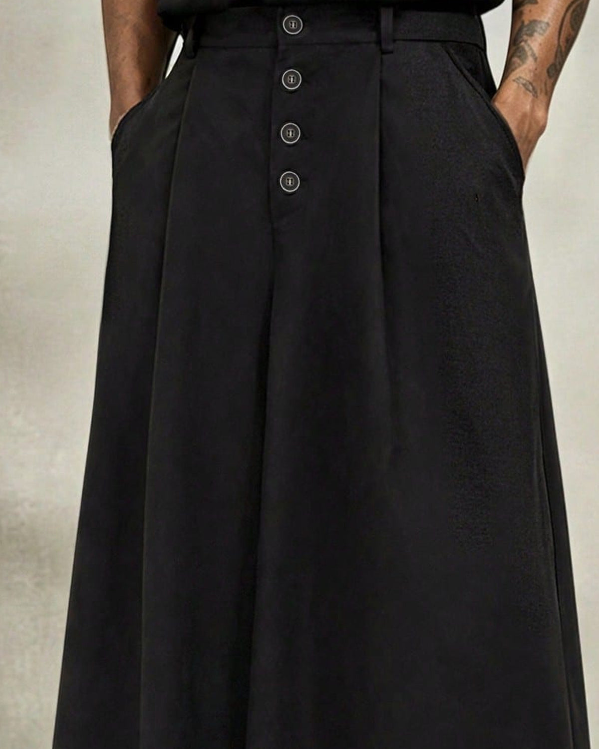 Men's Trousers in Black - detalhe