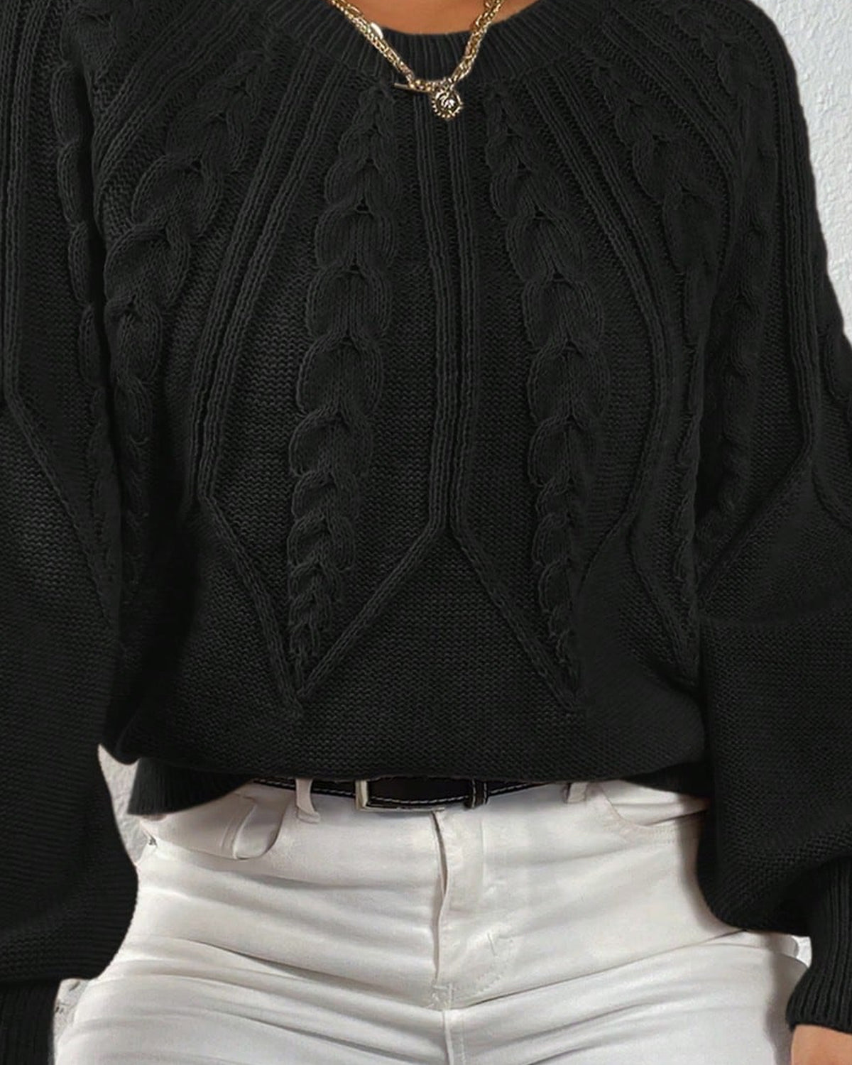 Women's Long Sleeve Crew Neck Jumper in Black - detalhe