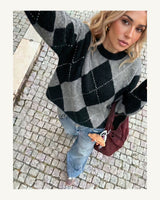 Women's Long Sleeve Crew Neck Jumper in Black/Grey - original-tratada
