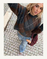 Women's Long Sleeve Crew Neck Jumper in Dark Grey/Coffee - original-tratada